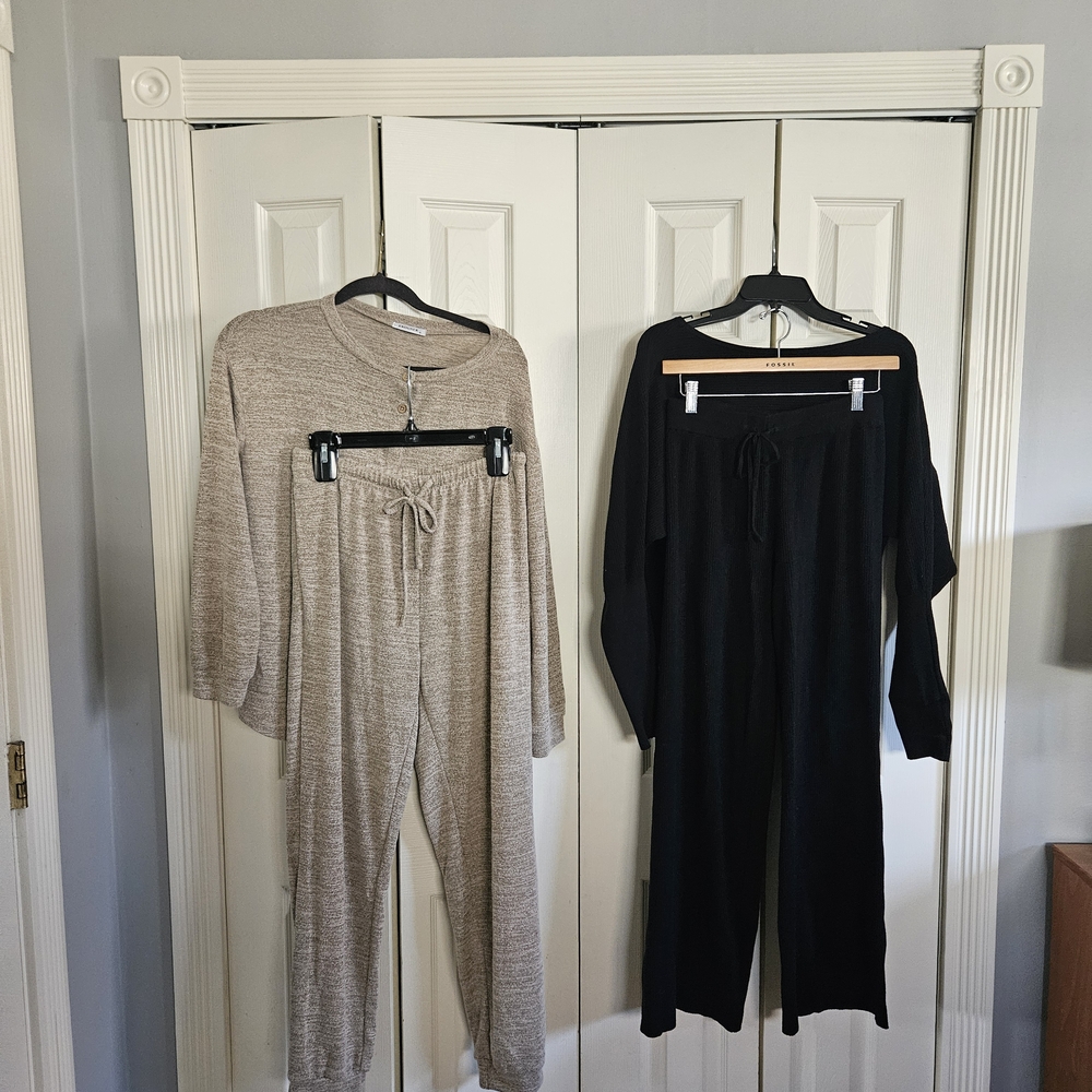 NWOT 2 Amazon Lounge Sets. Size M